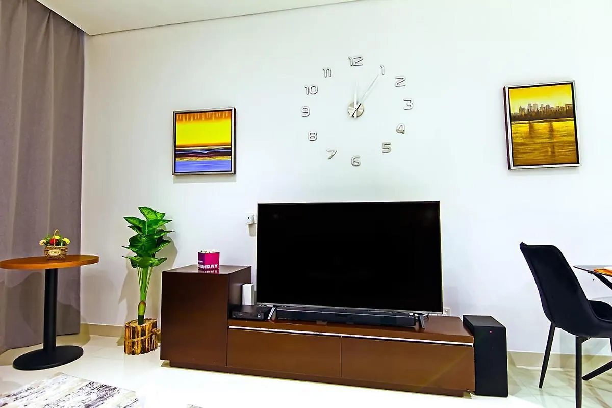 Ferienwohnung Luxurious 1Bhk In Cour Jardin Dubai