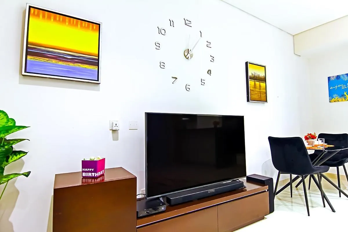 Apartment Ferienwohnung Luxurious 1Bhk In Cour Jardin Dubai